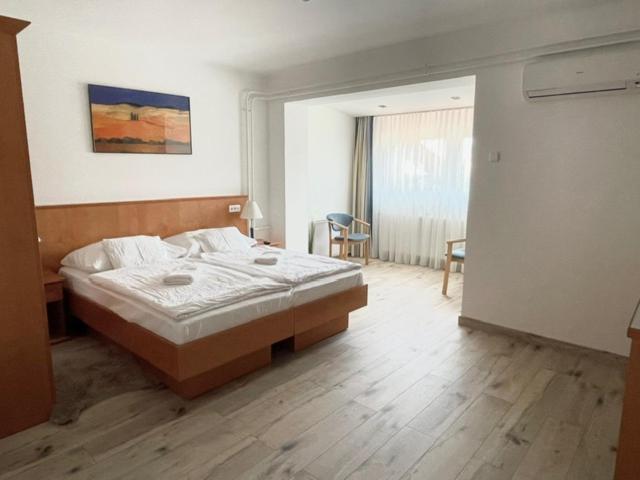 Silent Apartmanhaz Harkány Zewnętrze zdjęcie
